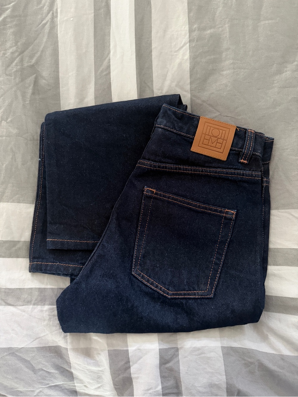 Toteme barrel Jeans with Leather Patch